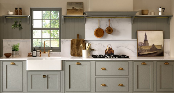 Dinding dapur dengan panel kayu yang elegan